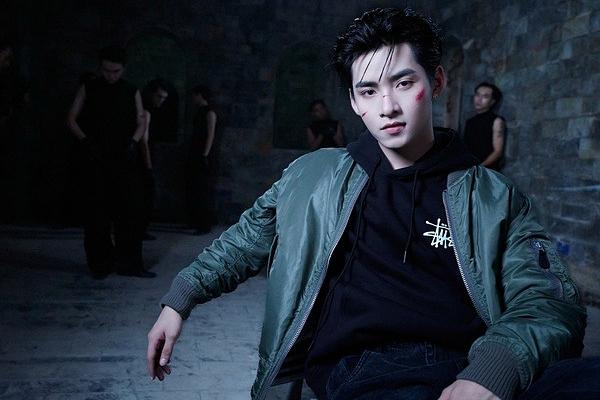 Lời nguyền mùa một-9