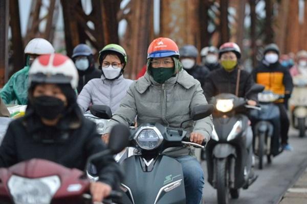 Người đàn ông đi xe Mercedes rút kiếm dọa nhân viên môi trường ở Nha Trang-2