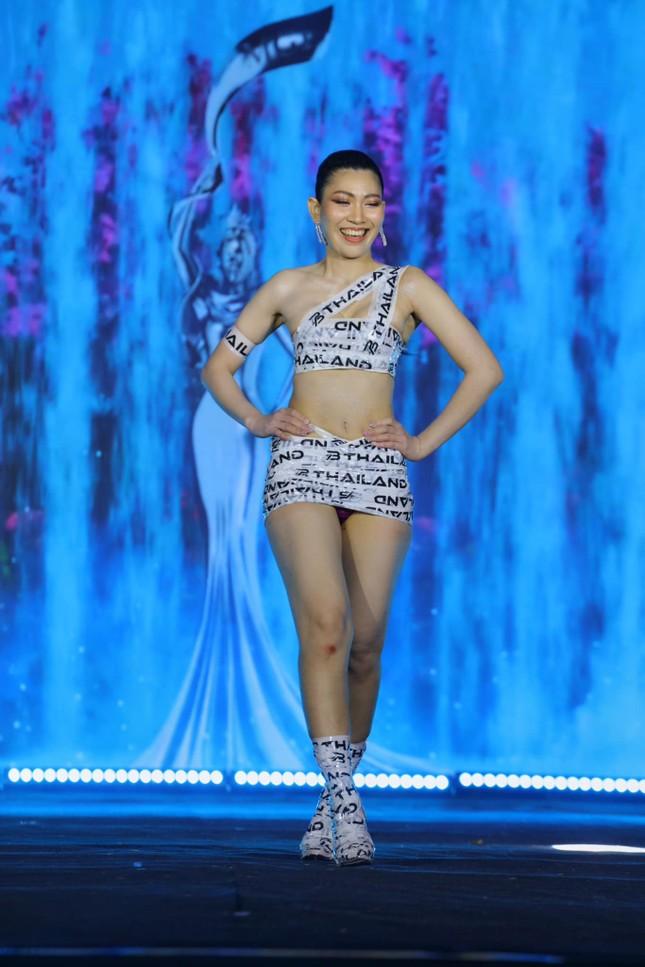 Phần thi áo tắm bị chê thảm họa-4