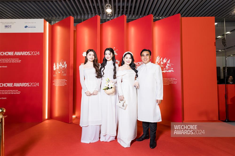 Lọ Lem - Hạt Dẻ xúng xính áo dài lên thảm đỏ, làm 1 điều đặc biệt ai cũng chú ý-1