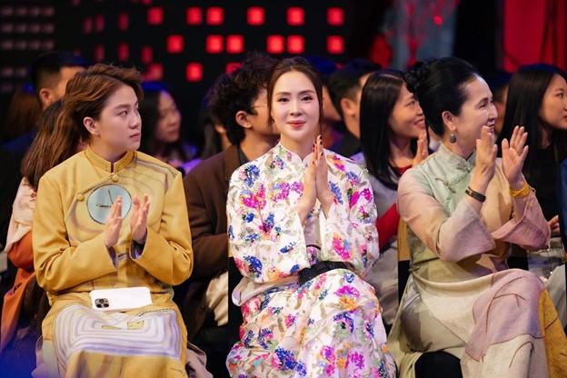 Diễn viên Hồng Diễm khoe sắc vóc quyến rũ vạn người mê ở tuổi 41-3